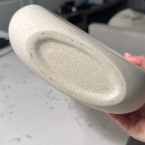 H&M Home Cream Circular Ceramic Vase - Picture 6 of 6